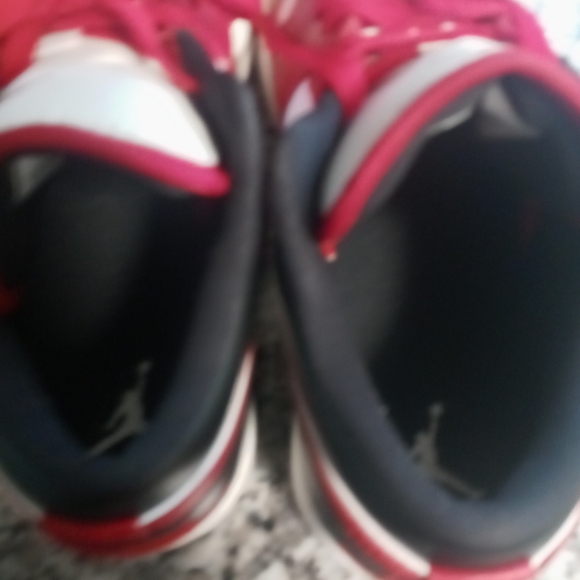 Womens Air Jordan 1 Low Red and White Sneakers Size 11 (Like New) - Picture 6 of 10